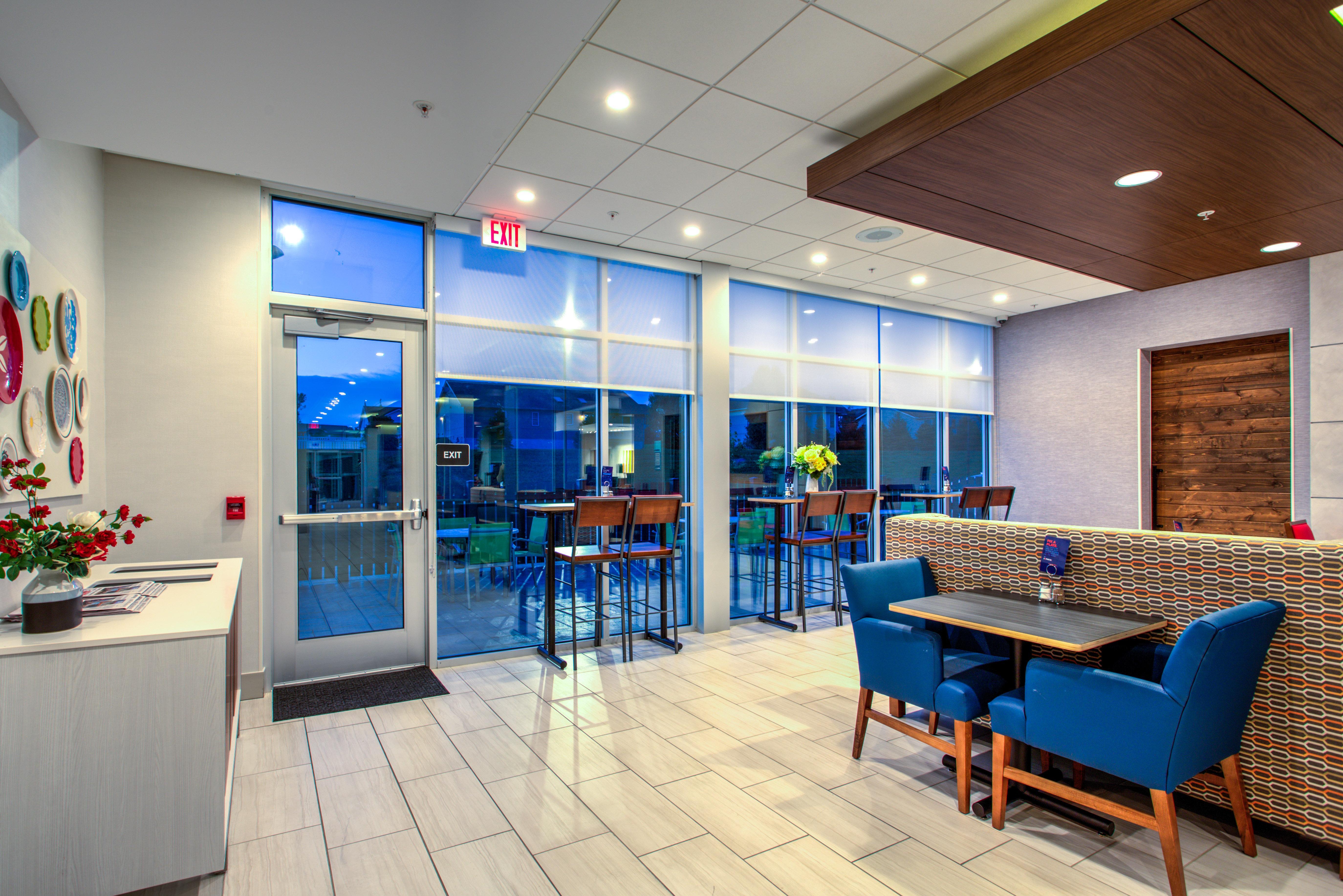 Holiday Inn Express & Suites Reedsville - State Coll Area, An Ihg Hotel Eksteriør bilde