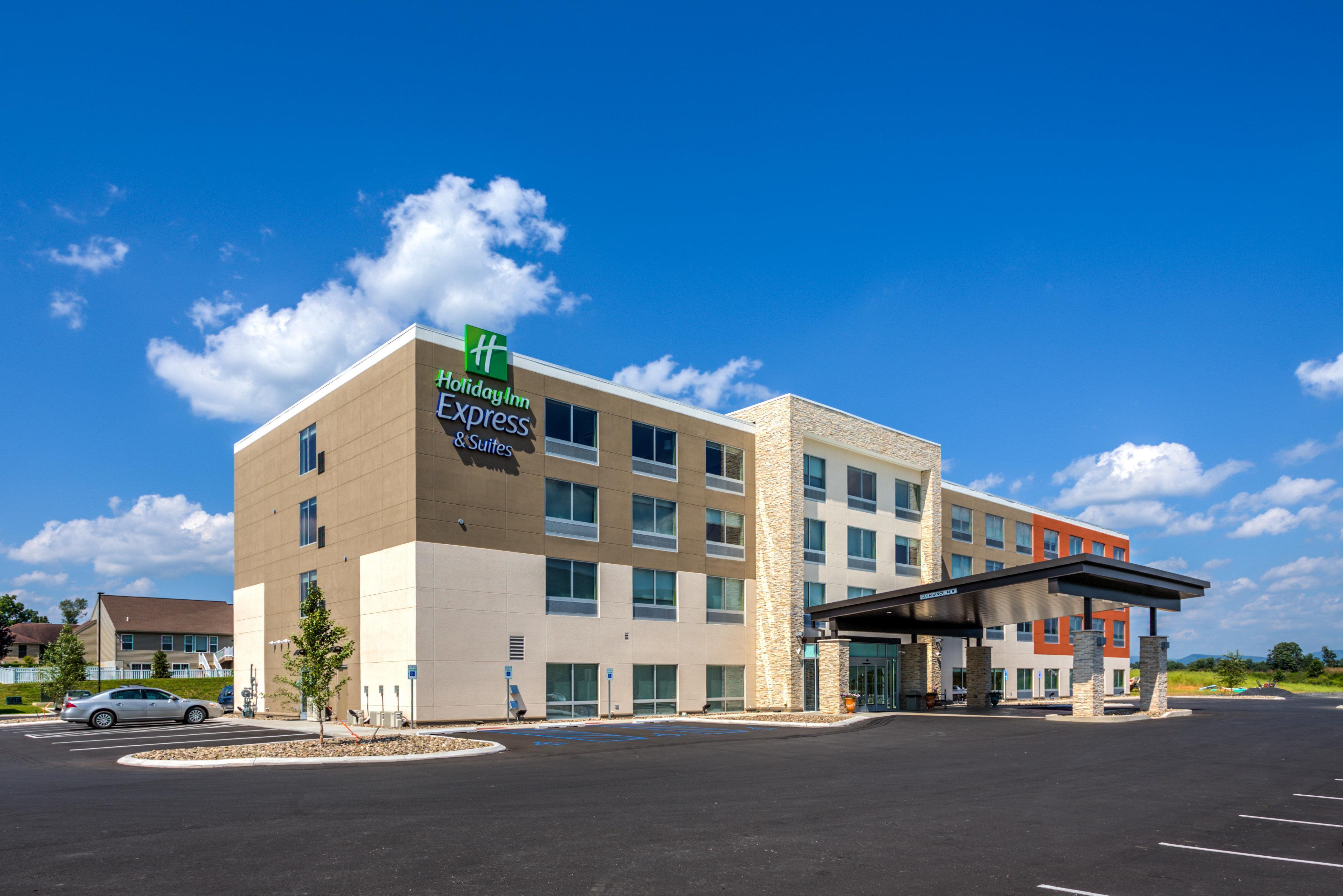 Holiday Inn Express & Suites Reedsville - State Coll Area, An Ihg Hotel Eksteriør bilde